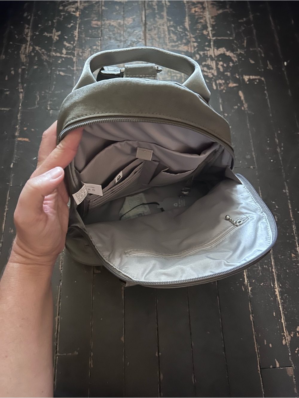 Baggallini Naples Convertible Backpack - Picture 4 of 8